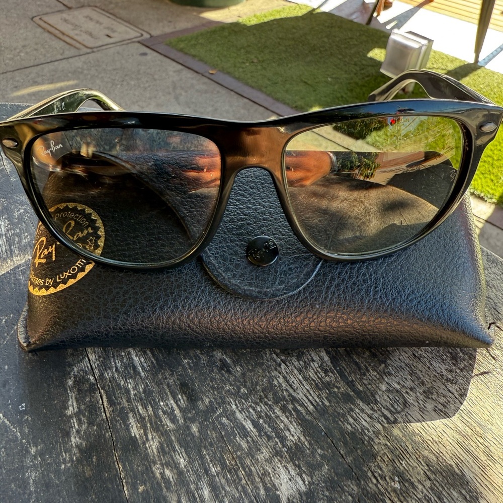 Ray-Ban Sunglasses - Picture 2 of 7
